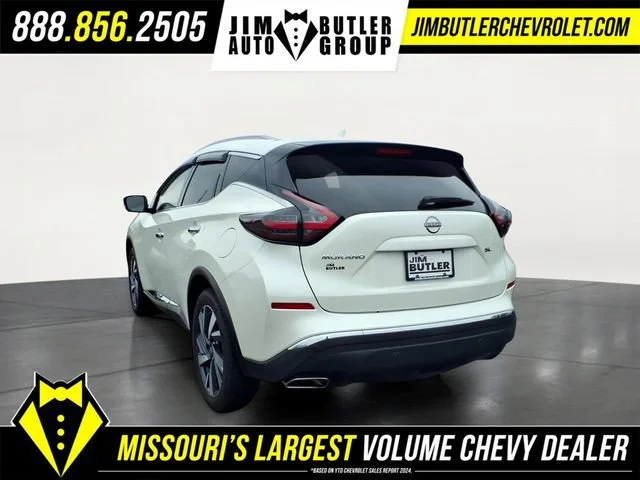 Used 2023  Nissan SL image 2
