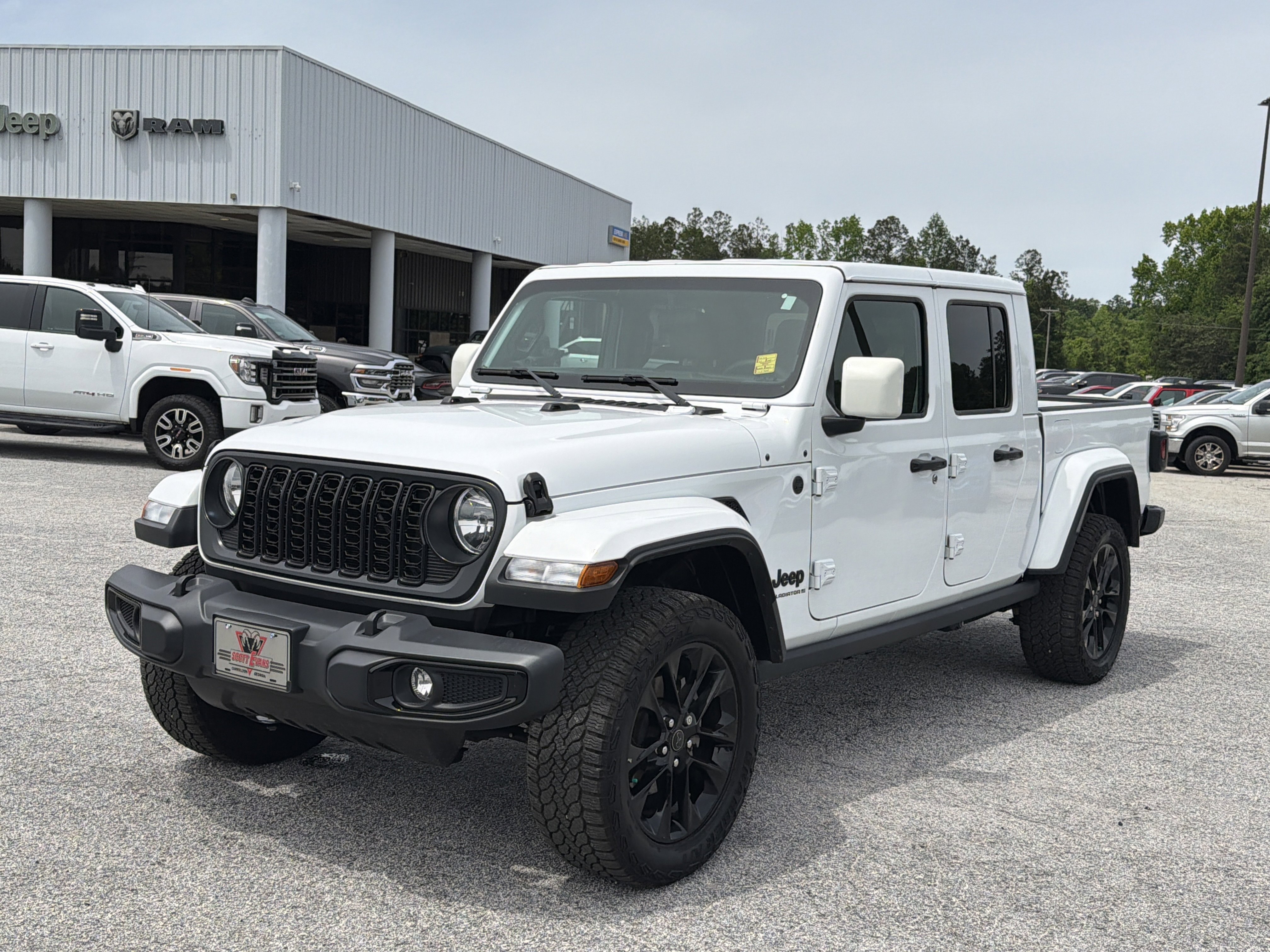 Used 2025 Bright White Clearcoat Jeep Nighthawk image 4