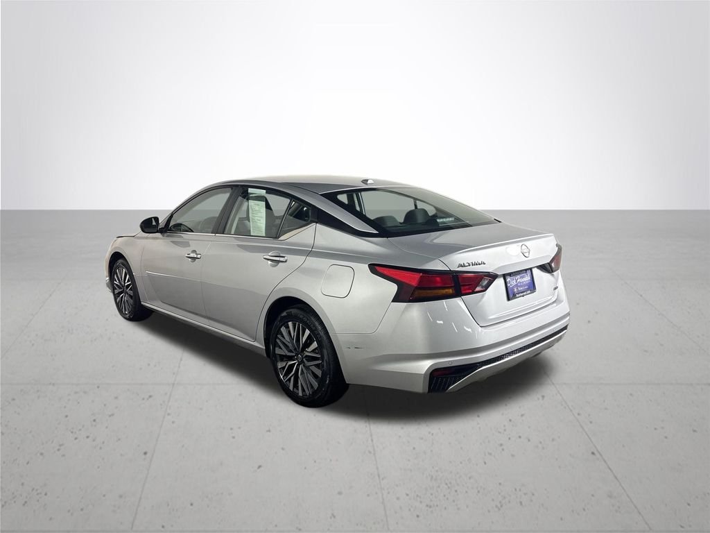 Used 2024 Silver Nissan 2.5 SV image 8