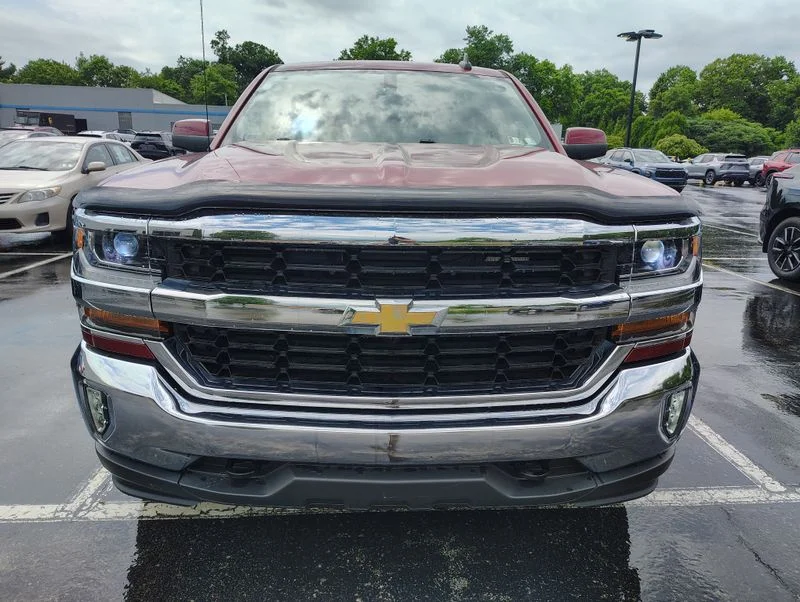 Used 2018 Red Chevrolet LT image 2