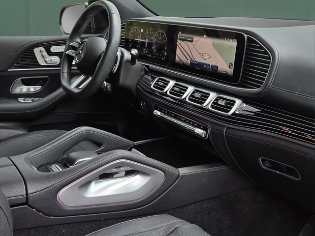 Used 2025 Black Mercedes-Benz GLS 580 image 35