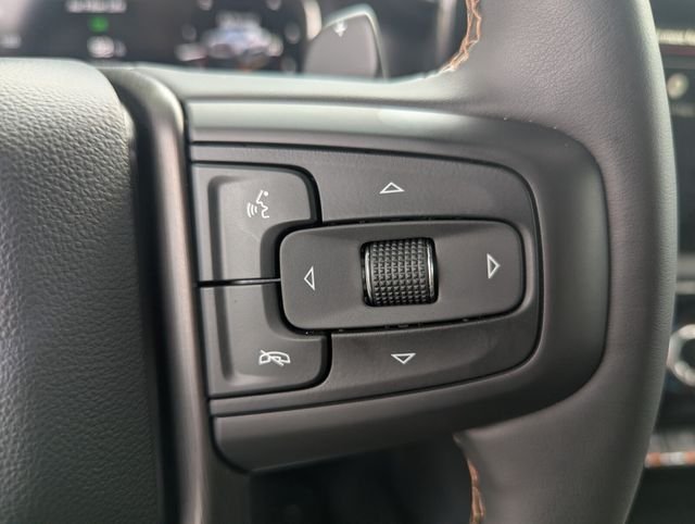 Used 2026 Summit White GMC AT4 image 26