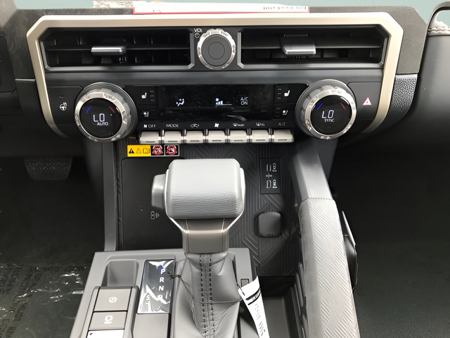 New 2026 Wind Chill Pearl <sup>1</sup> Toyota  Limited image 15