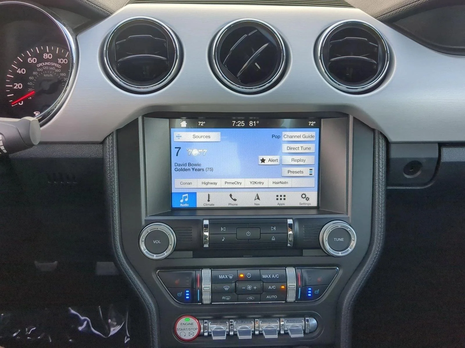 Used 2016 Oxford White Ford GT Premium image 15