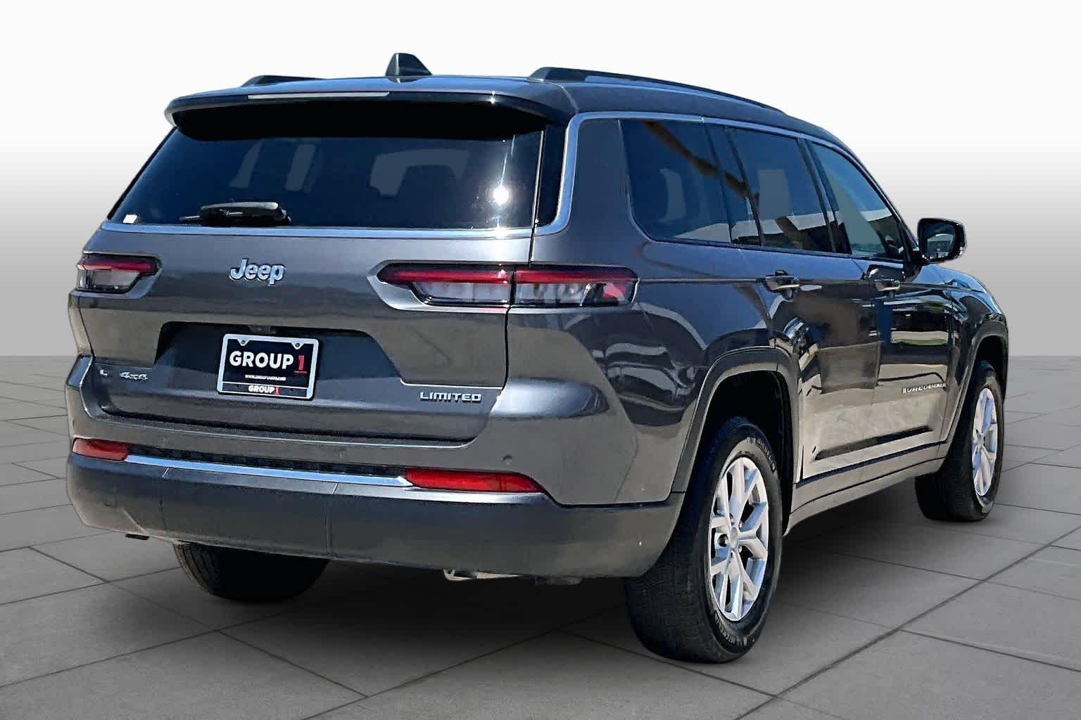 Used 2022 Baltic Gray Metallic Clearcoat Jeep Limited image 13