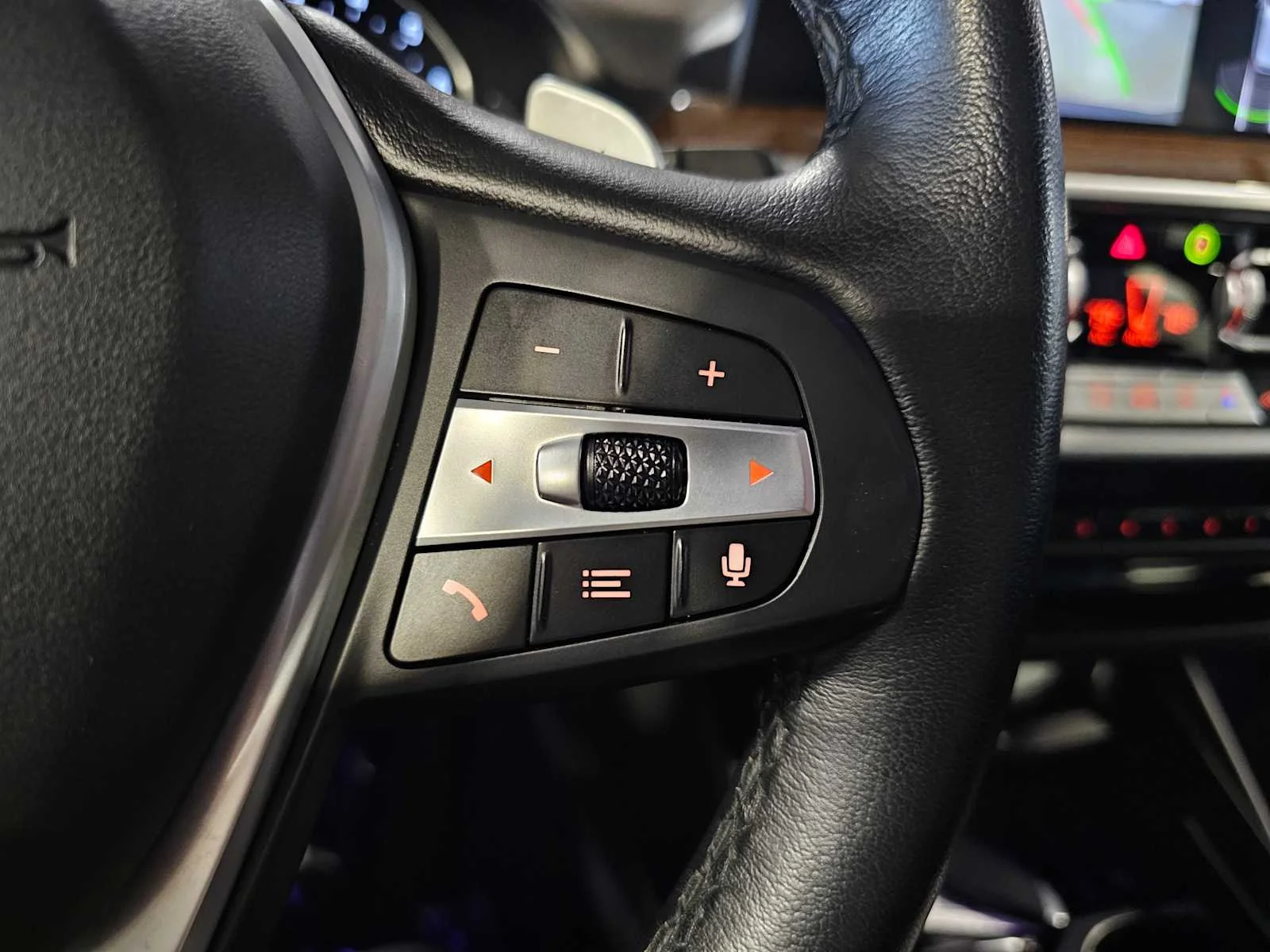 Used 2022 Dark Graphite Metallic BMW xDrive30i image 21
