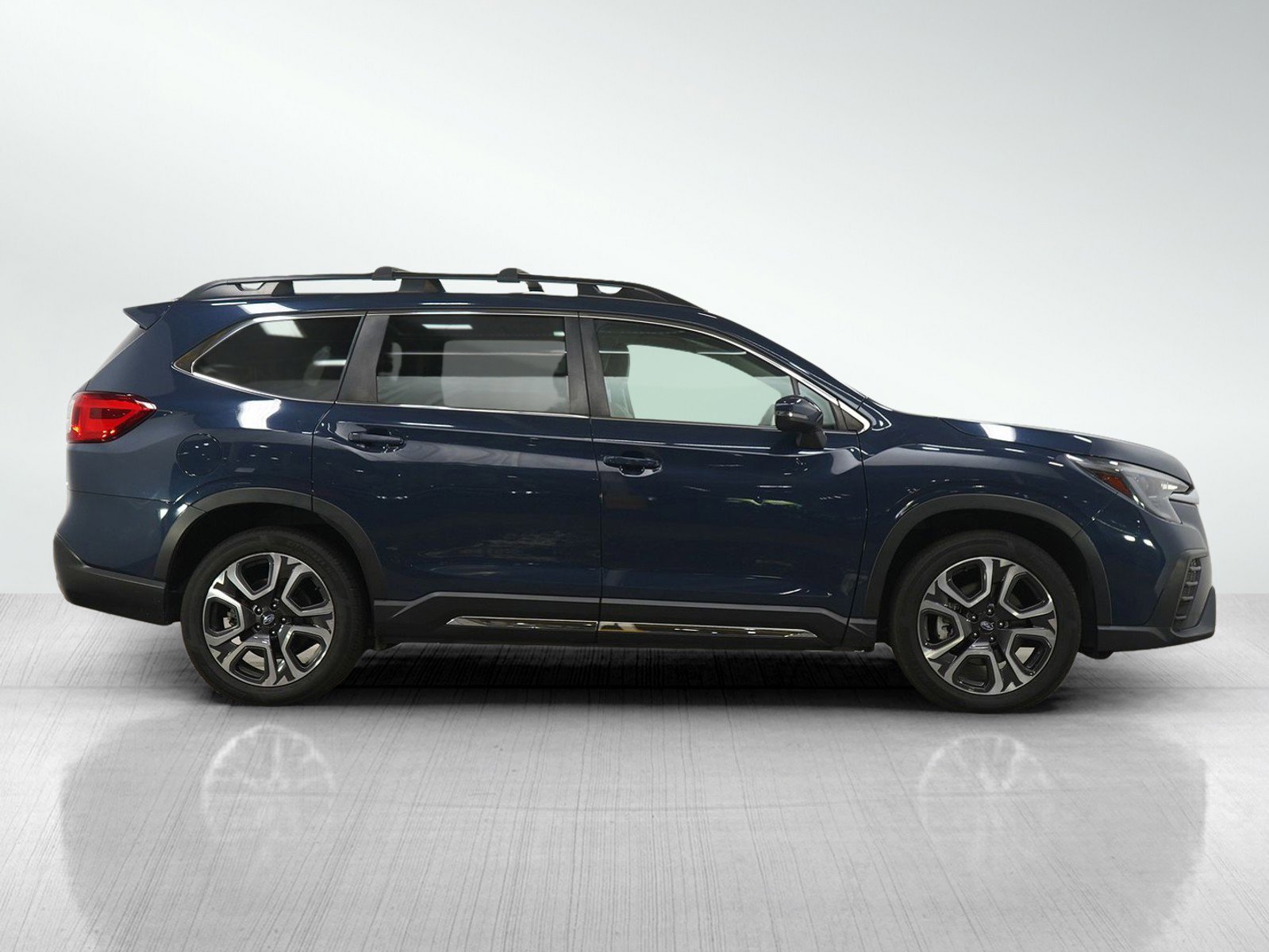 Used 2023 Cosmic Blue Pearl Subaru Limited image 6