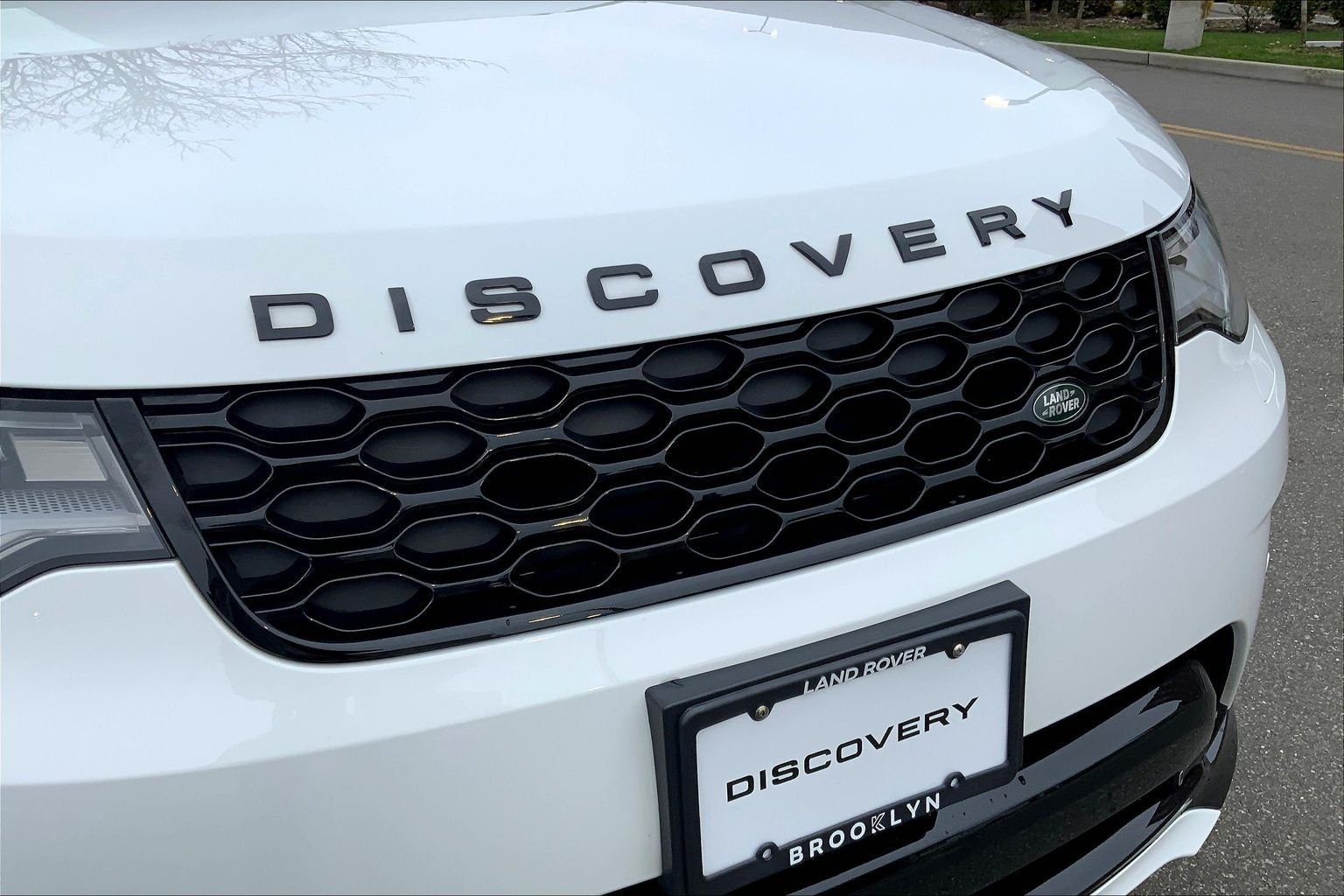Certified Used 2025 Fuji White Land Rover Dynamic SE image 30