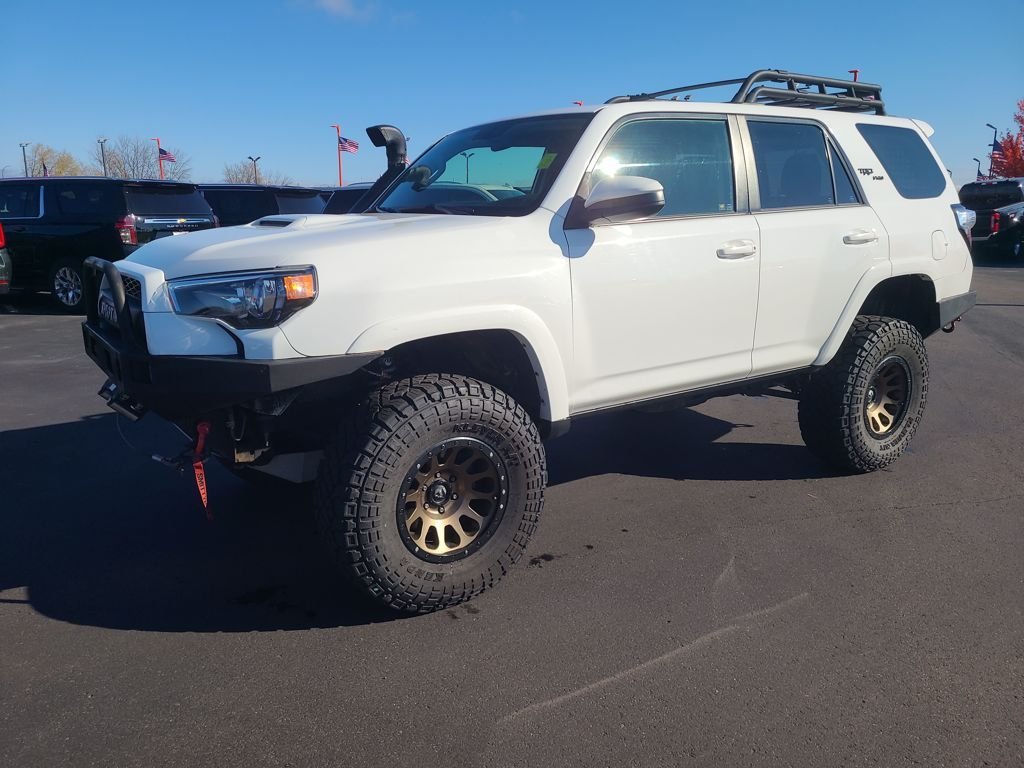 2019 Toyota 4Runner TRD Off-Road photo 3