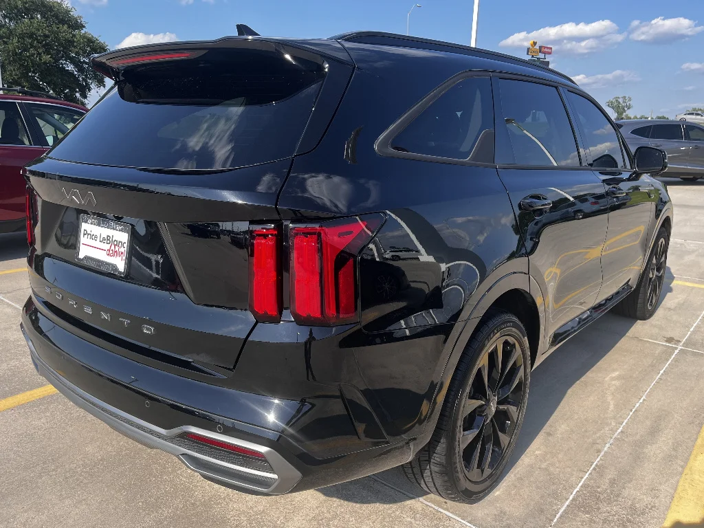 Used 2022 Ebony Black Kia SX Prestige image 3