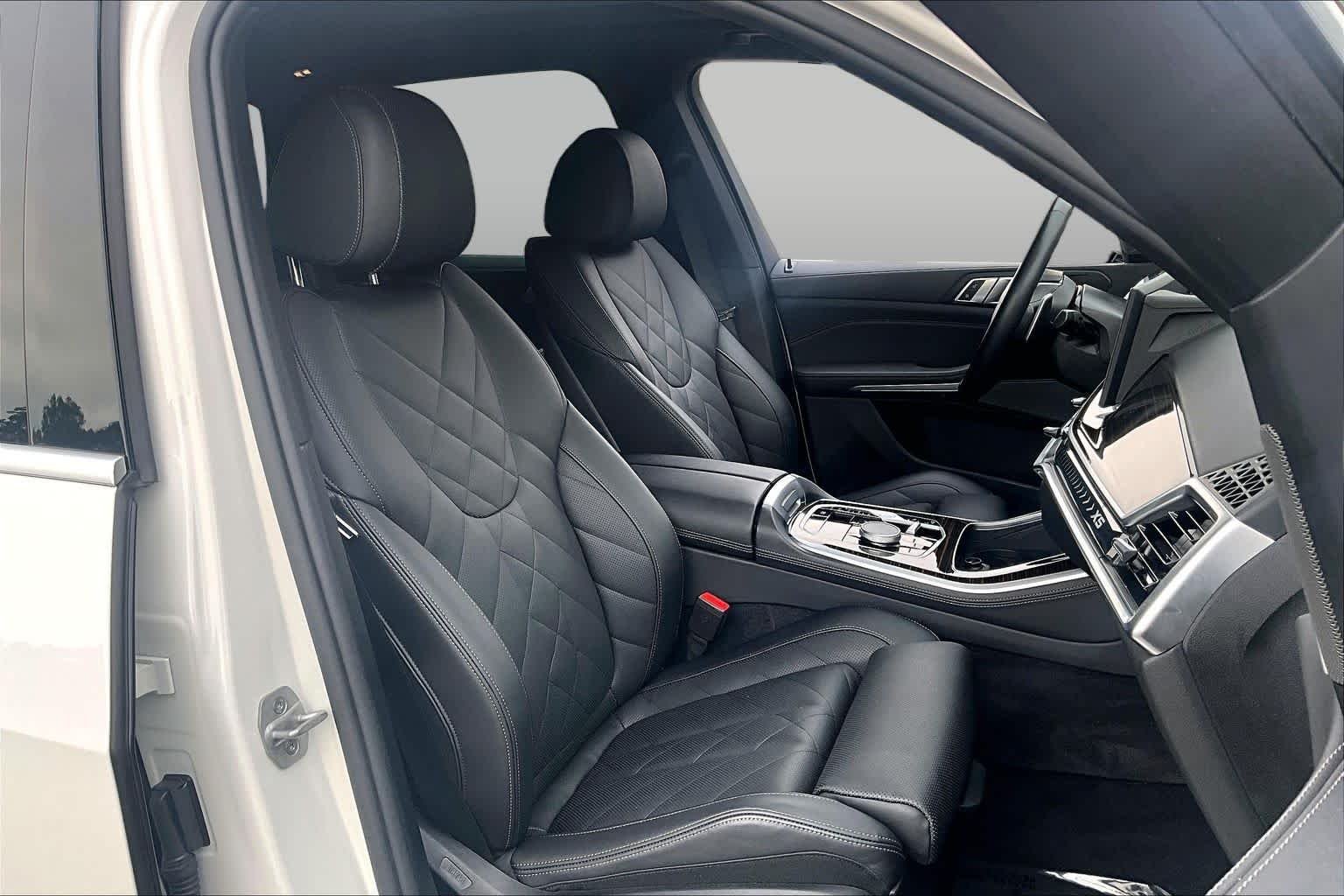 Used 2026 WHITE BMW xDrive40i image 9