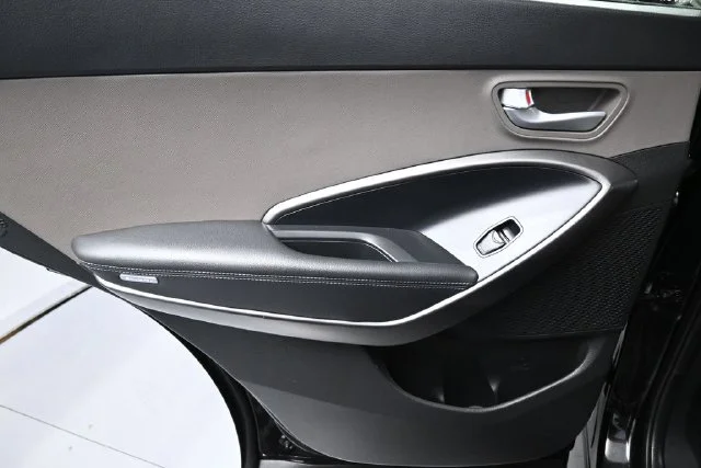 Used 2018 Black Hyundai 2.4 Base image 9