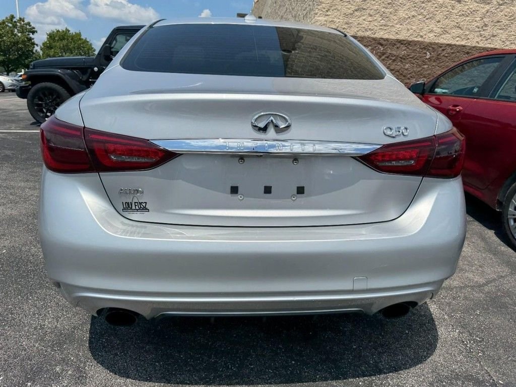 Used 2019 Silver INFINITI 3.0t LUXE image 3