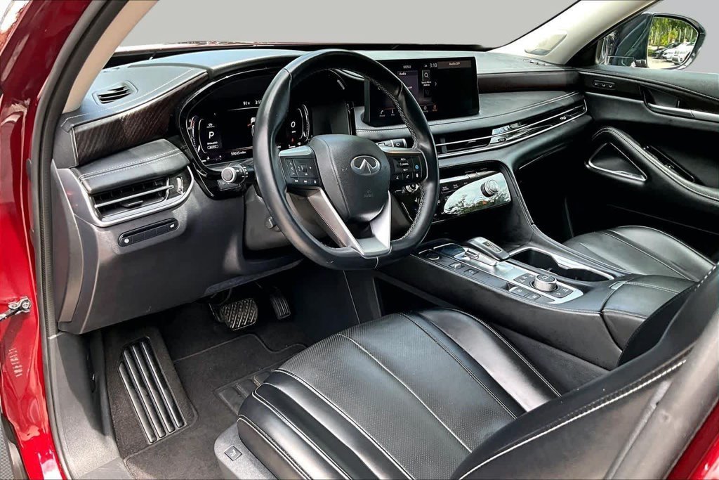 Used 2023 Red INFINITI Sensory image 17