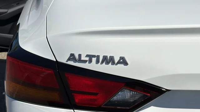 New 2026 White Nissan 2.5 SV image 11