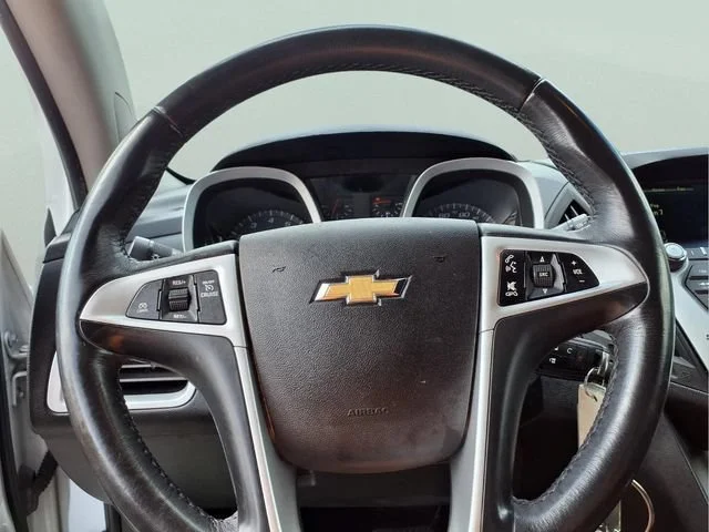 Used 2017 SUMMIT WHITE Chevrolet LT image 18