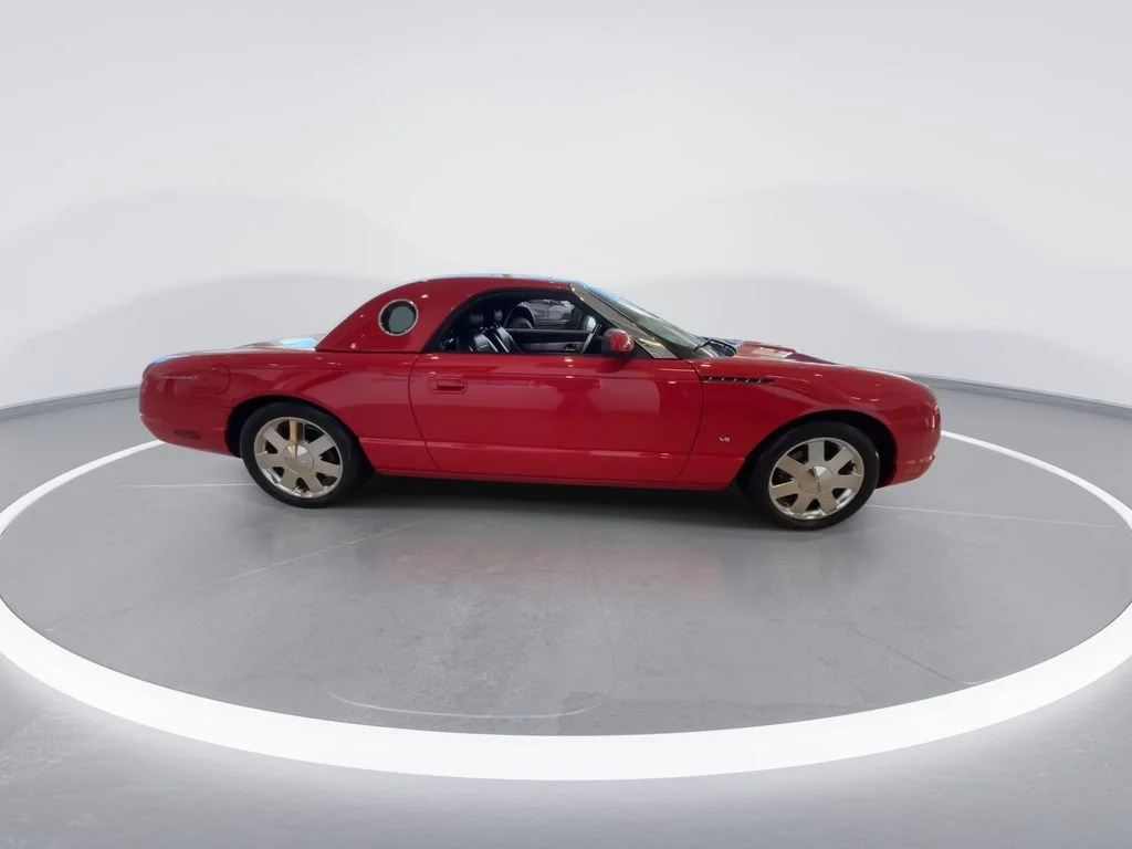 Used 2002 Red Ford Base image 9