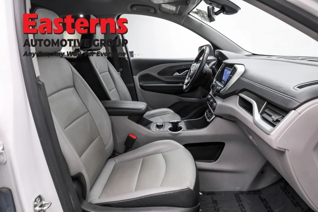 Used 2023 White GMC SLT image 25