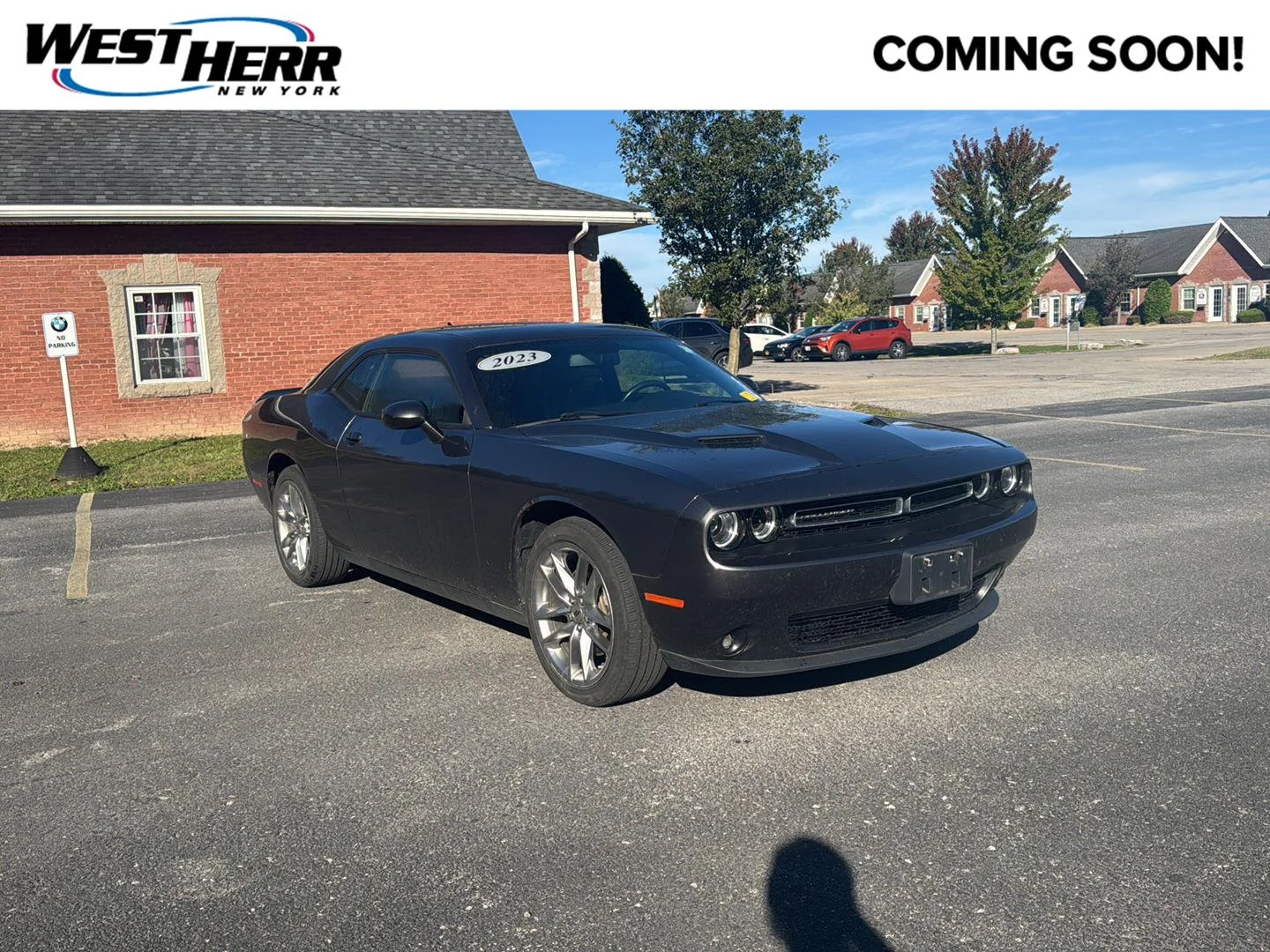 Used 2023 Granite Pearlcoat Dodge SXT image 1