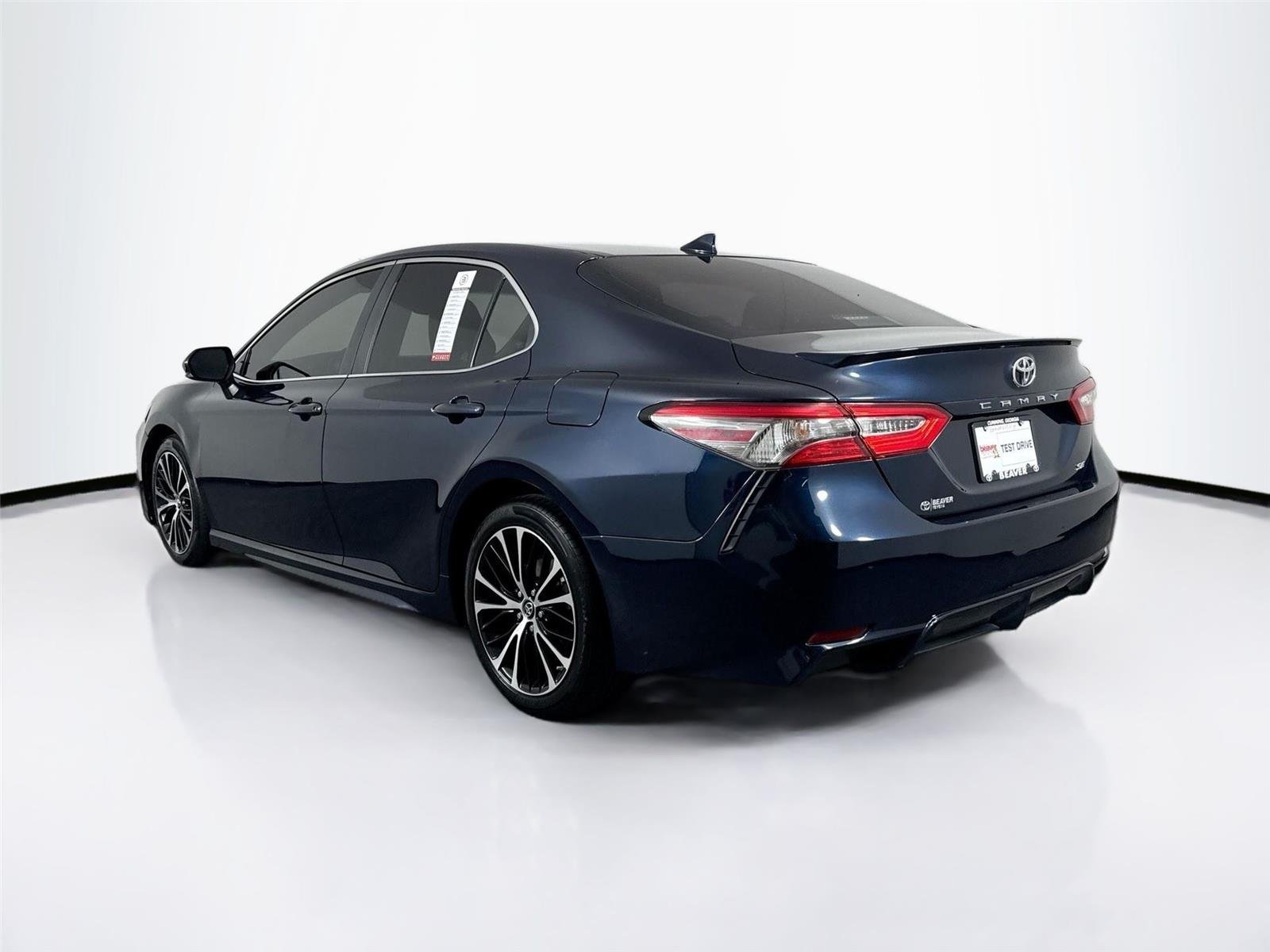 Used 2018 Galactic Aqua Mica Toyota SE image 11