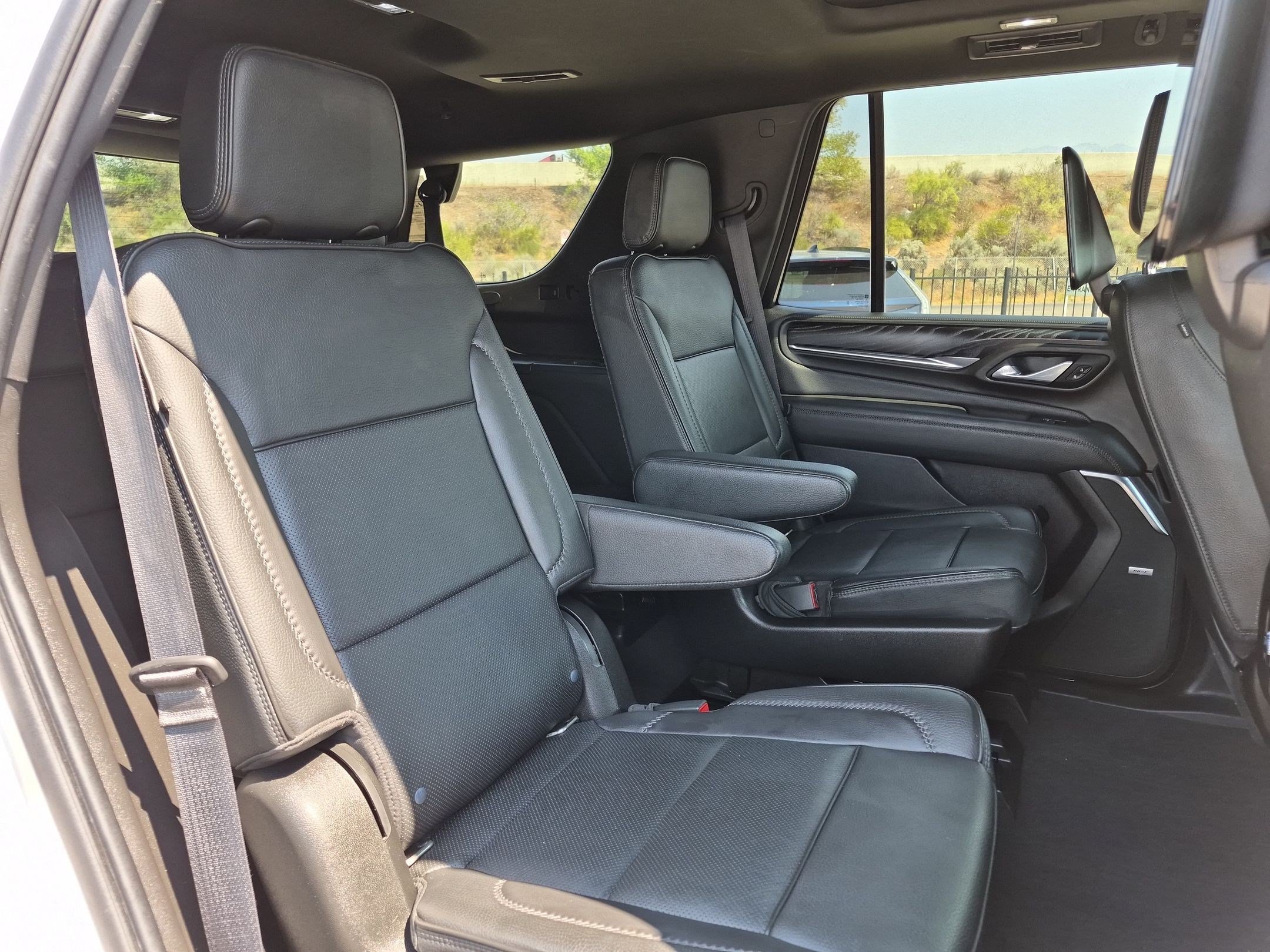 Used 2021 WHITE FROST TRICOAT GMC Denali image 27
