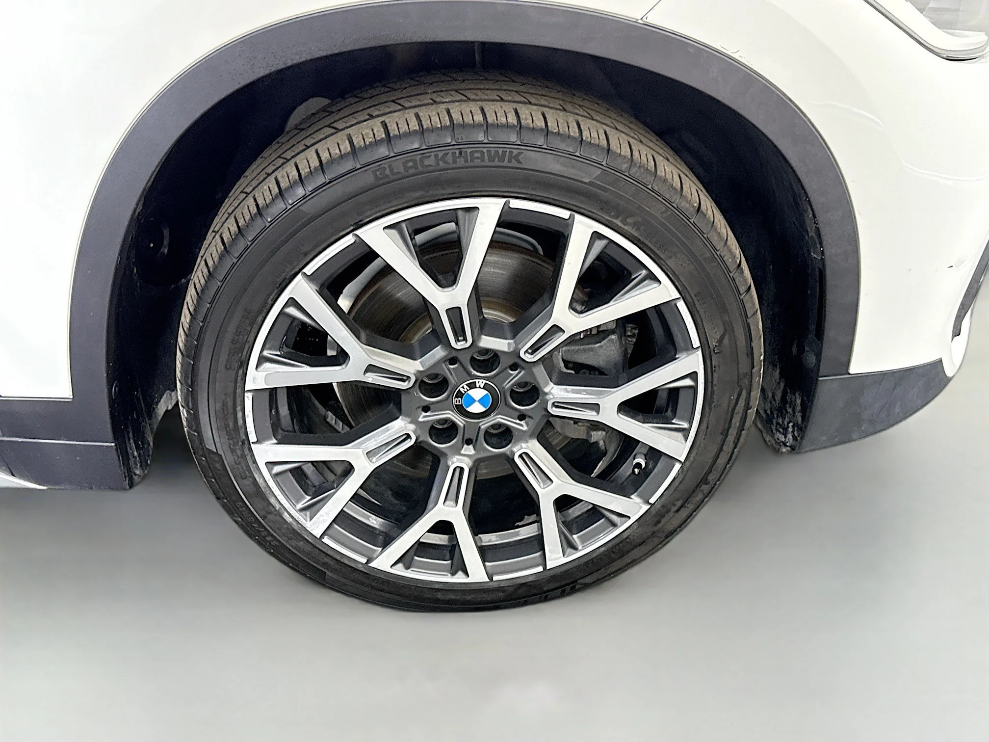 Used 2021 Alpine White BMW sDrive28i image 28