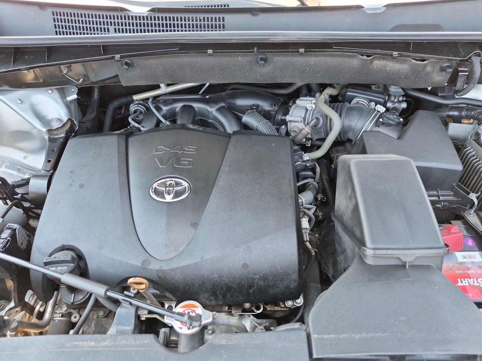 Used 2018 Celestial Silver Metallic Toyota SE image 41