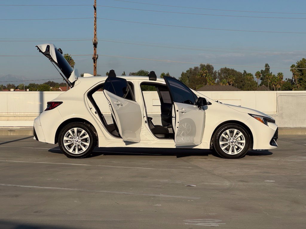 Used 2023 Ice Toyota SE image 29