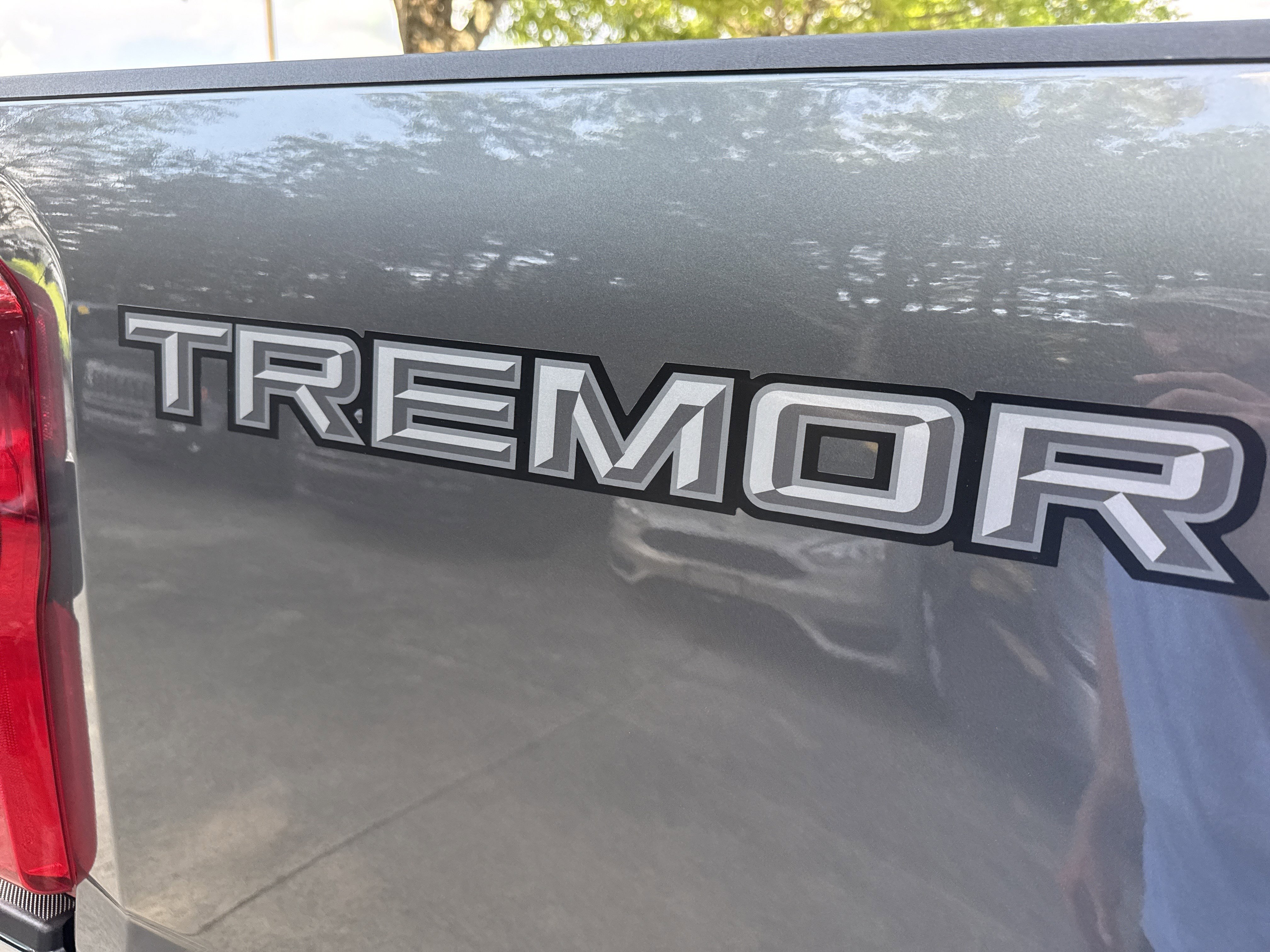 Used 2025 Gray Metallic Ford XLT image 19