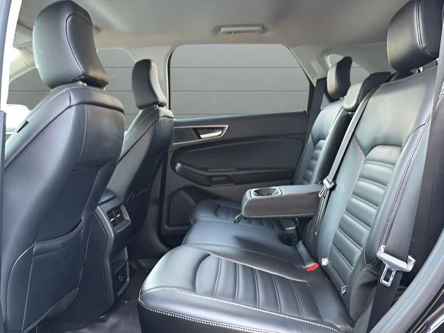 Used 2022 Black Ford SEL image 16