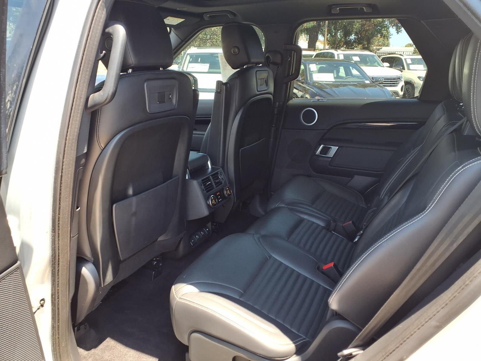 Used 2022  Land Rover S R-Dynamic image 17