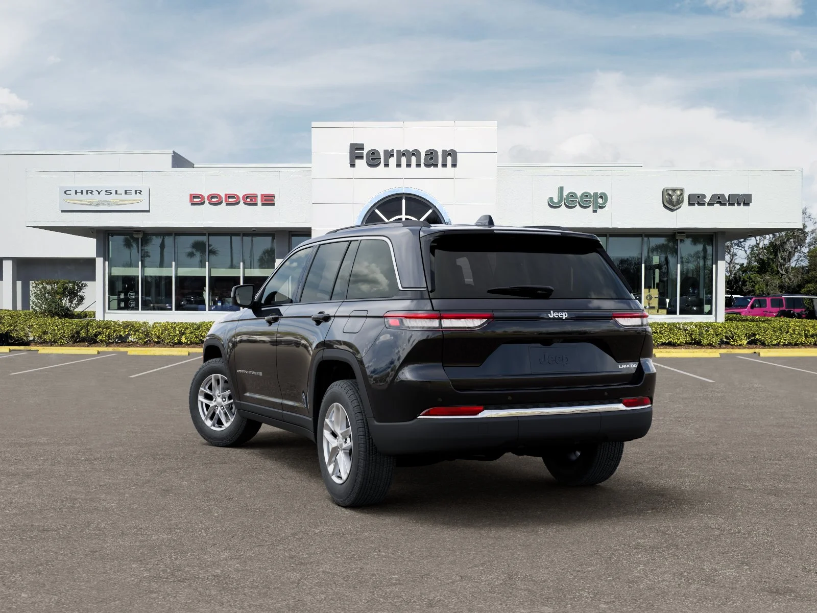 New 2026 Diamond Black Crystal Pearl-Coat Exterior Paint Jeep Laredo X image 4