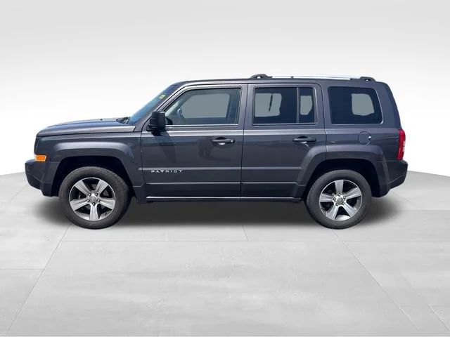 Used 2017 Gray Jeep High Altitude 4x4 image 2