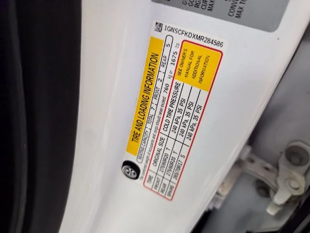 Used 2021 SUMMIT WHITE Chevrolet Premier image 20