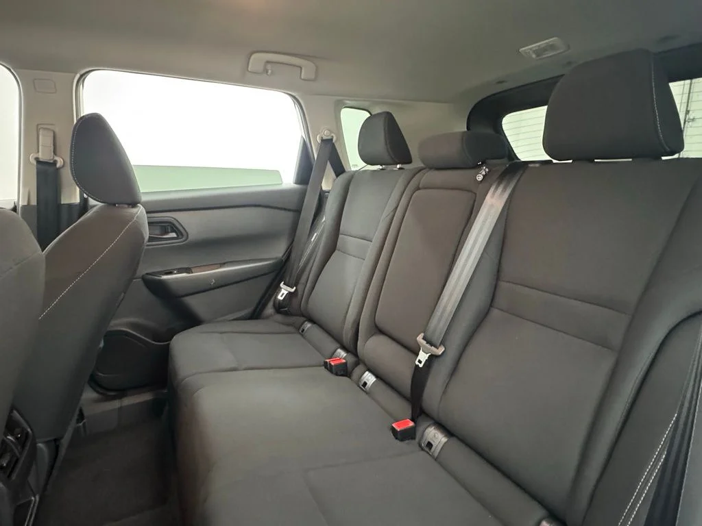 Used 2024 Glacier White Nissan S image 36