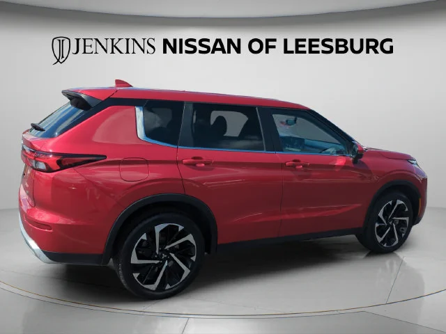 Used 2024  Mitsubishi SE image 5
