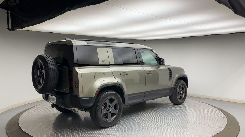 Used 2023 Pangea Green Metallic Land Rover S image 2