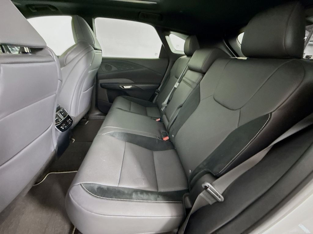 Used 2023 White Lexus 500h F SPORT Performance image 21
