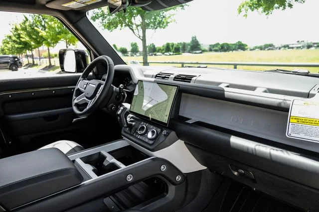 New 2026  Land Rover X-Dynamic SE image 17