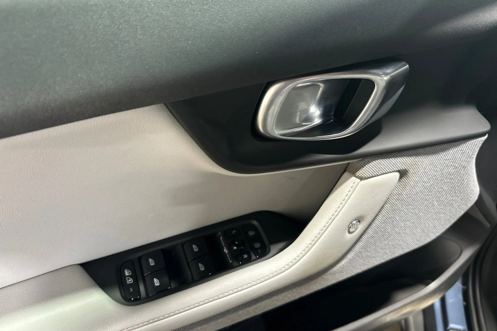 Used 2023 Midnight Metallic Polestar Long Range Single Motor image 14