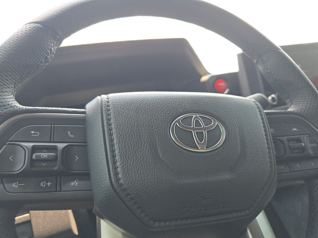 Used 2025  Toyota  image 22