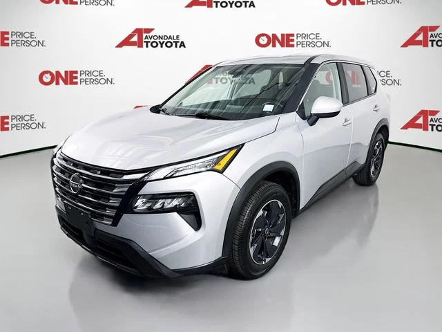 Used 2025 Silver Nissan SV image 3