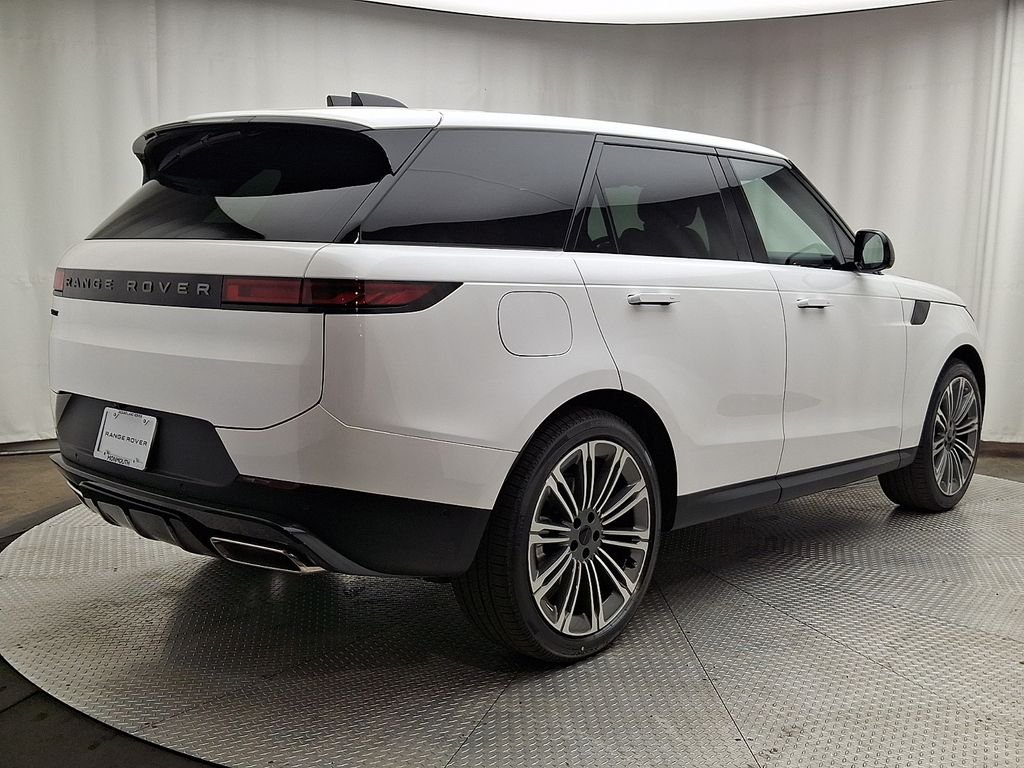 New 2026 Ostuni Pearl White Land Rover SE image 3