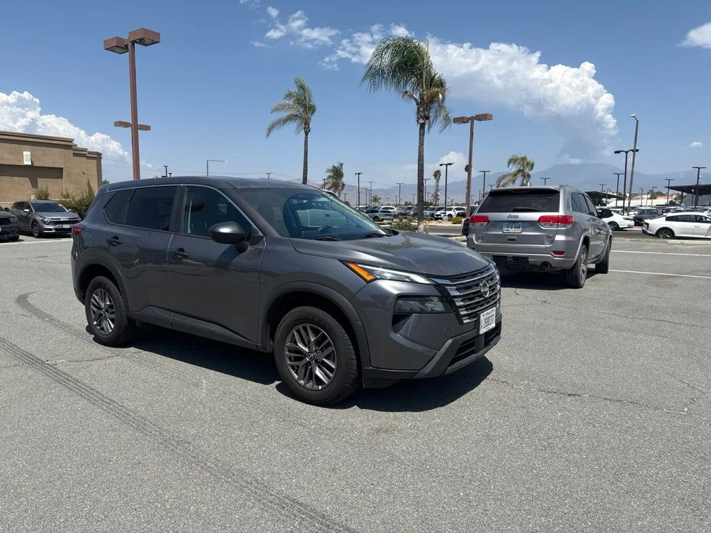 Used 2024 Gray Nissan S image 1