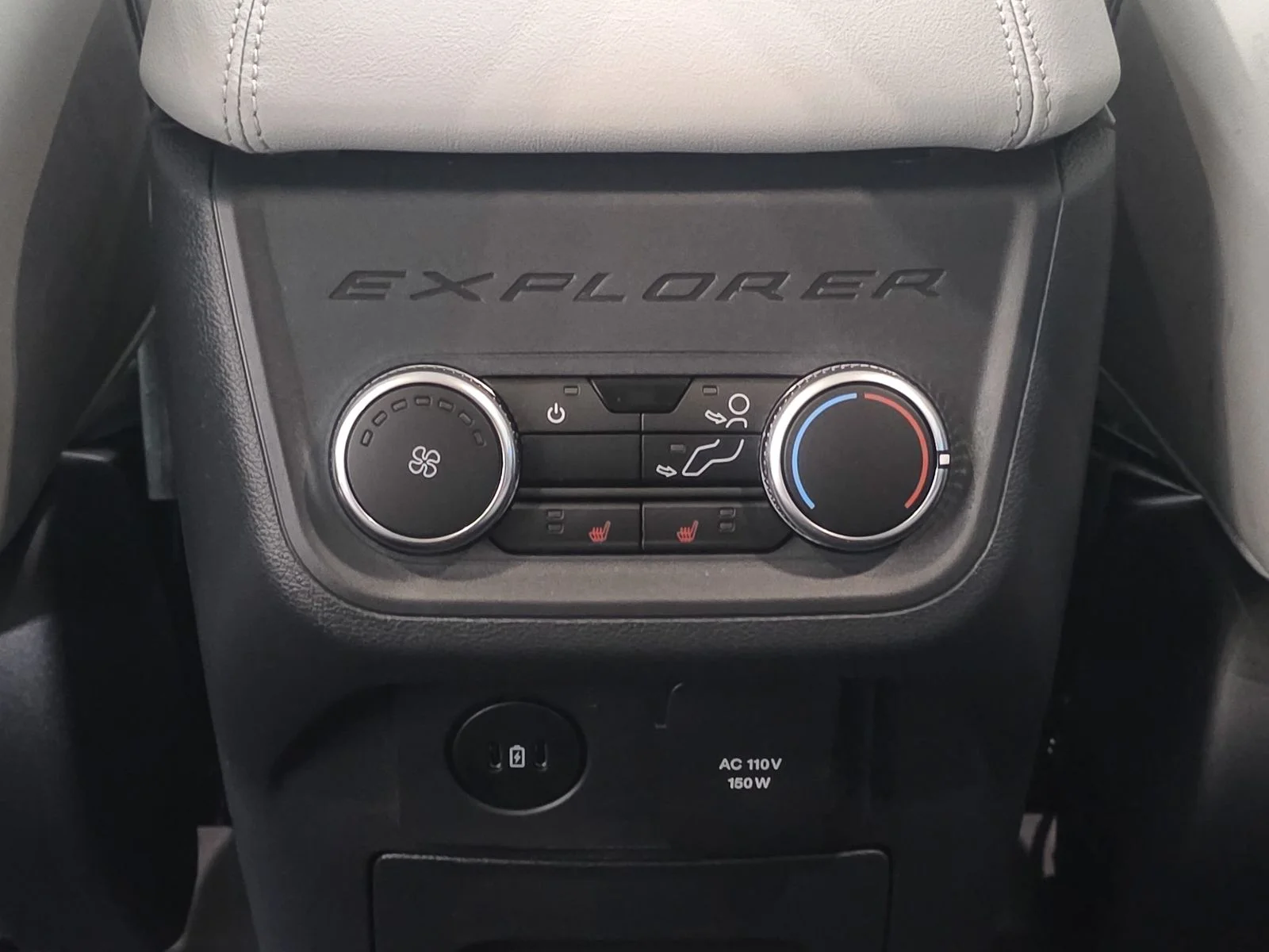 New 2026 Agate Black Metallic Ford Platinum™ image 24