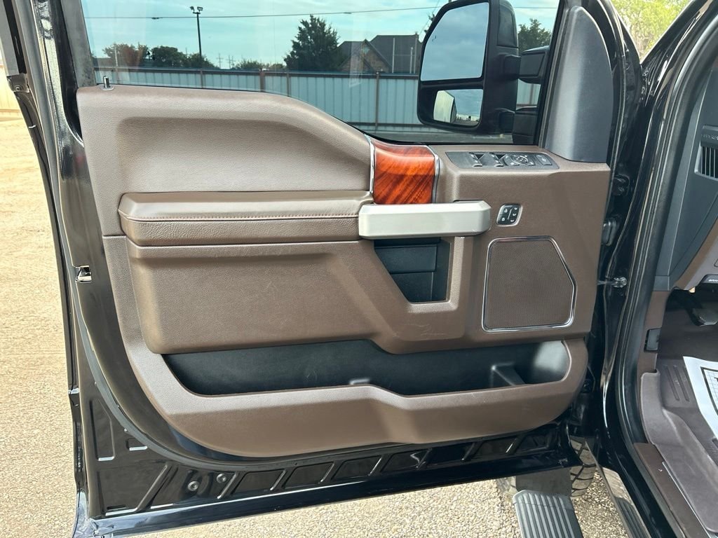 Used 2022 Black Metallic Ford King Ranch image 12
