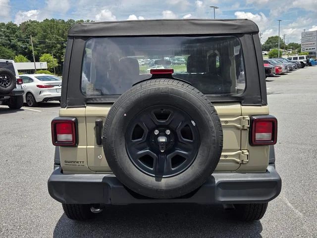 Used 2022  Jeep Sport image 7