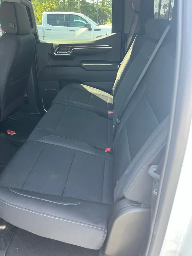 Used 2024 Summit White Chevrolet LT image 7