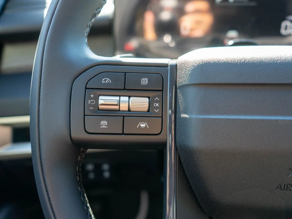 New 2027 Ivory Silver Kia S image 23