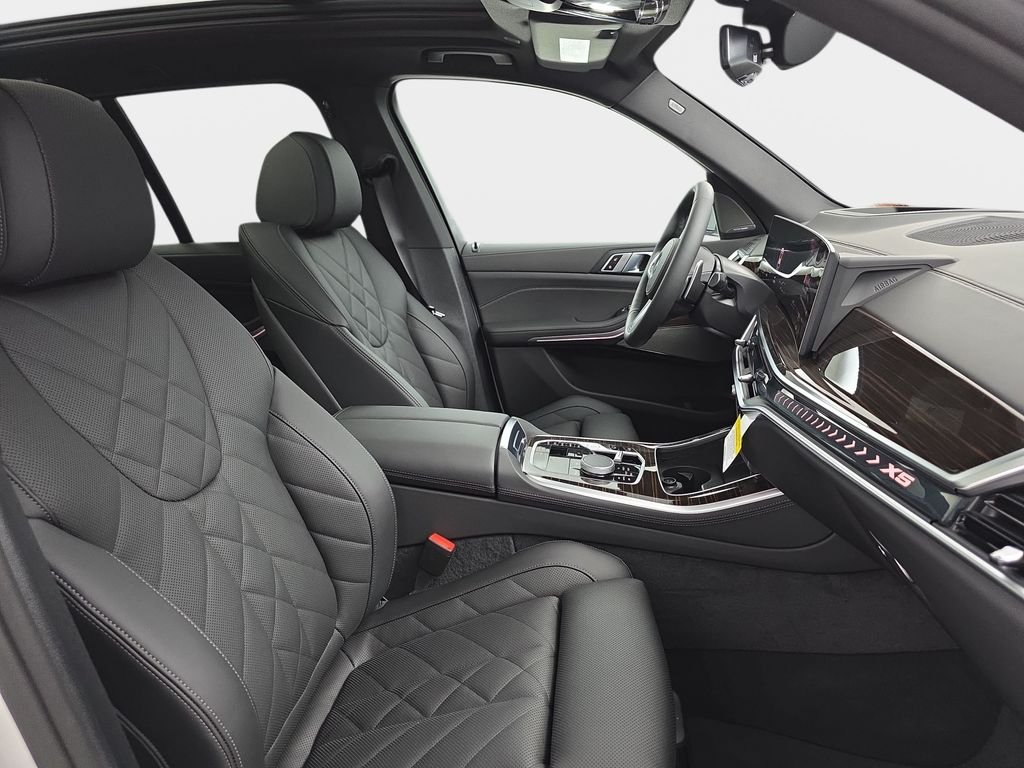 New 2026 Alpine White BMW xDrive40i image 9